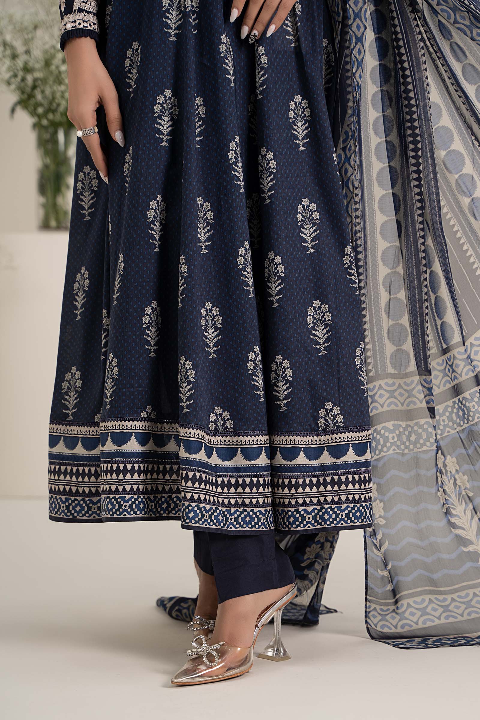 Maira B | Ready to Wear | DW-EF25-22 - by - Libasekhas UK - Registered Vendor of : Maria B - 100% Original Designer Dresss
