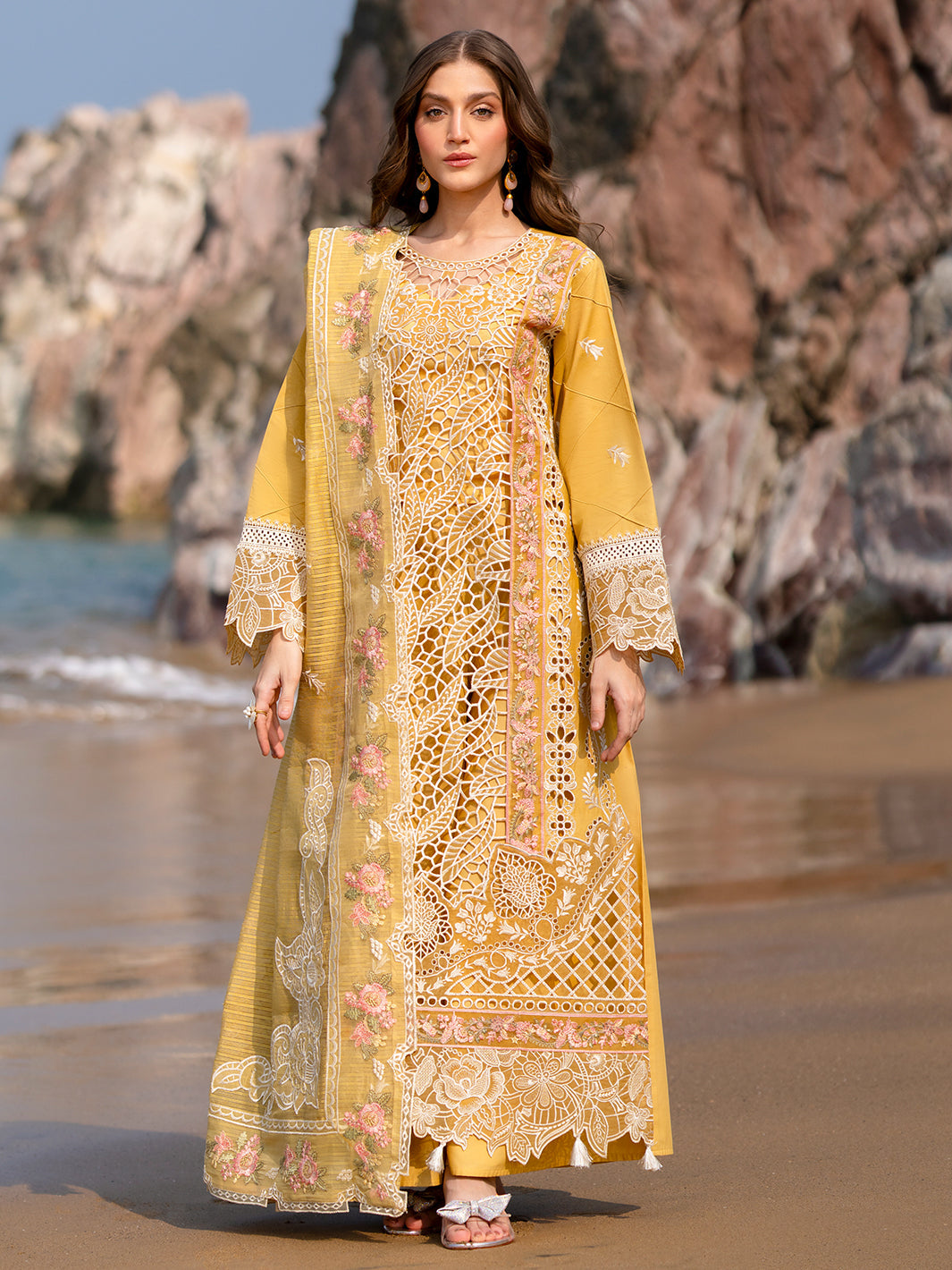 Mahnur | Sirena Luxury Lawn 25 | Dahlia - by - Libasekhas UK - Registered Vendor of : Mahnur - 100% Original Designer Dresss