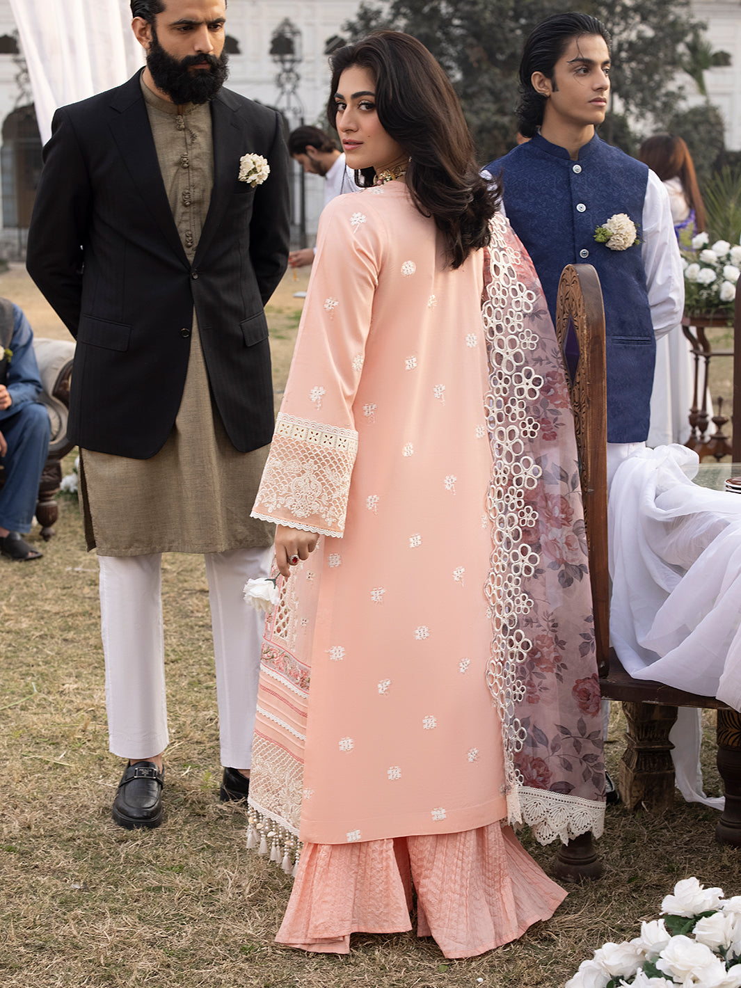 Mahnur | Mahrukh Luxury Lawn 24 | DAISY - by - Libasekhas UK - Registered Vendor of : Mahnur - 100% Original Designer Dresss