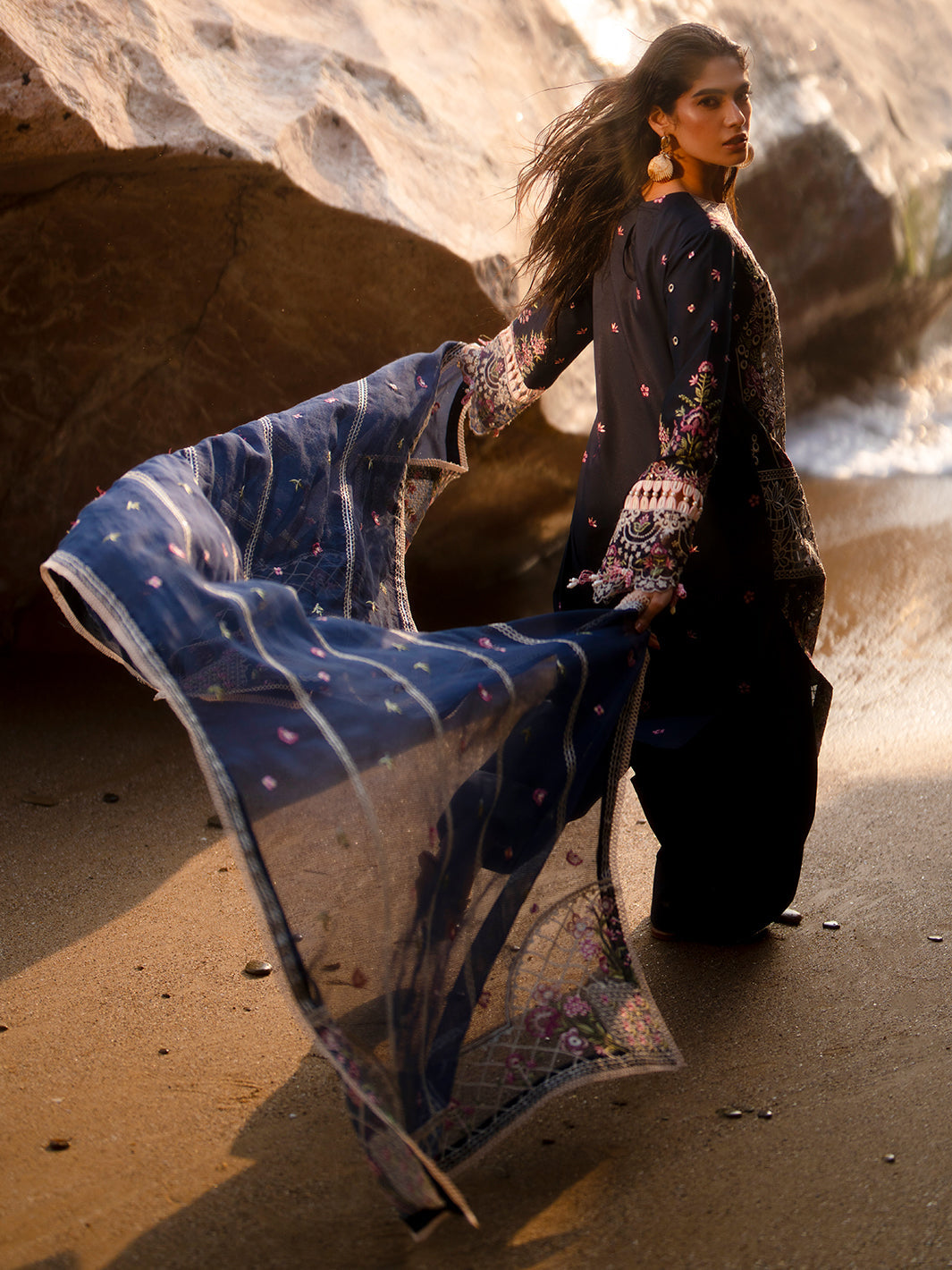 Mahnur | Sirena Luxury Lawn 25 | Derya - by - Libasekhas UK - Registered Vendor of : Mahnur - 100% Original Designer Dresss