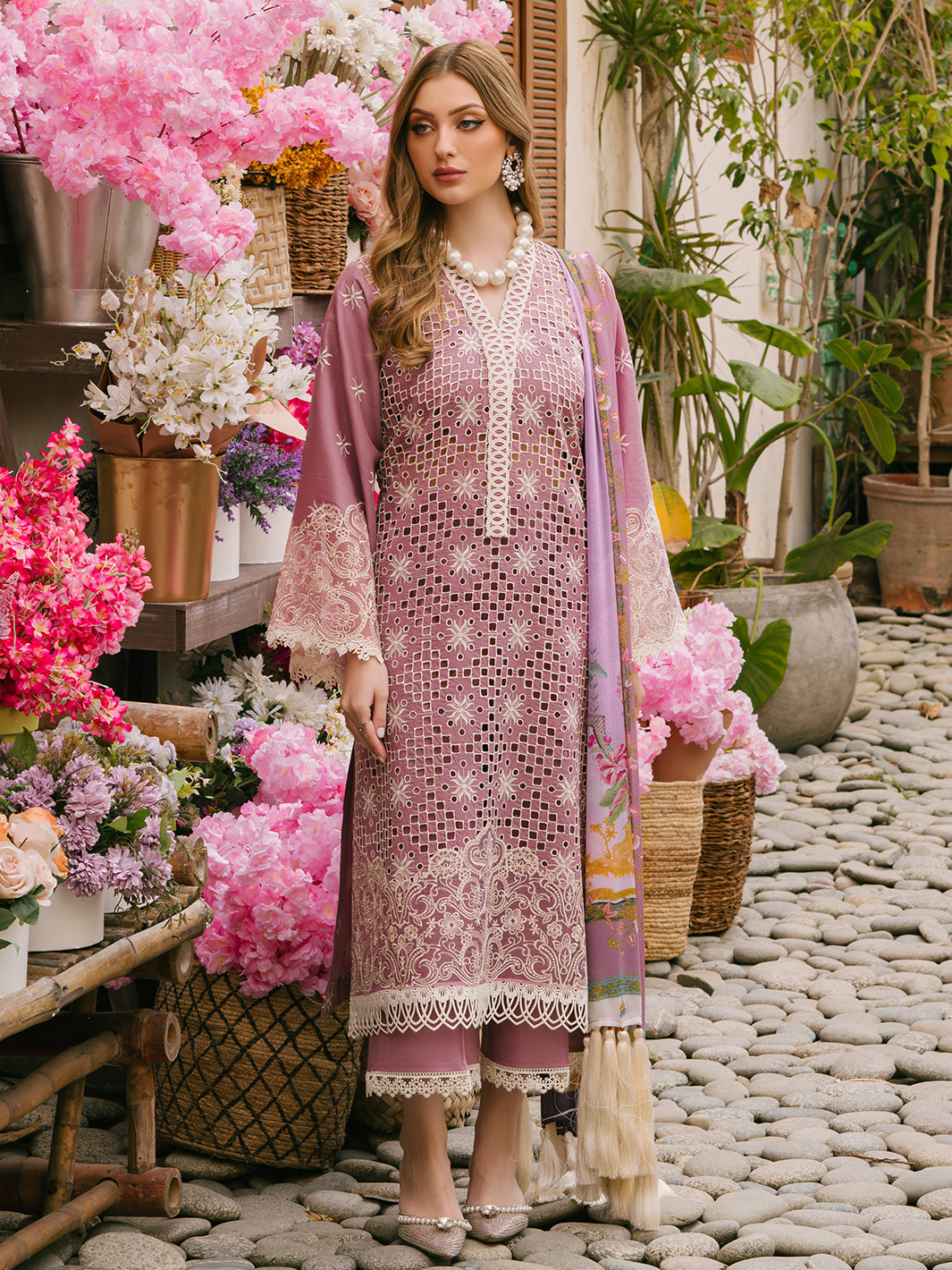 Mahnur | Mahrukh Eid Edit 24 | ELLA - by - Libasekhas UK - Registered Vendor of : Mahnur - 100% Original Designer Dresss