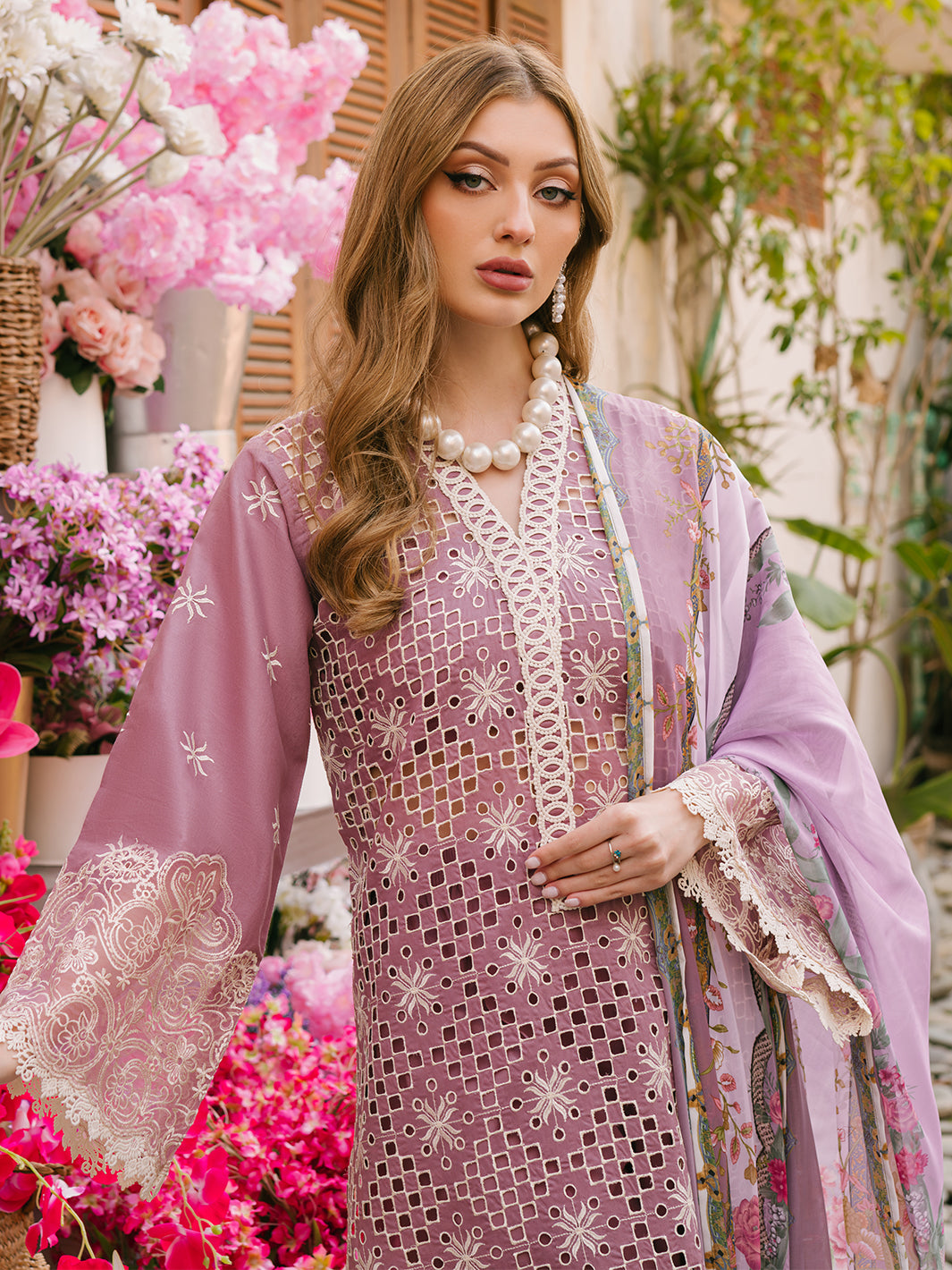 Mahnur | Mahrukh Eid Edit 24 | ELLA - by - Libasekhas UK - Registered Vendor of : Mahnur - 100% Original Designer Dresss