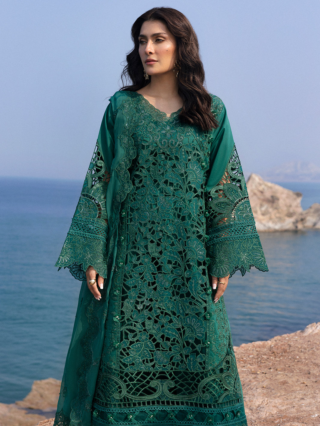 Mahnur | Sirena Luxury Lawn 25 | Eirene - by - Libasekhas UK - Registered Vendor of : Mahnur - 100% Original Designer Dresss