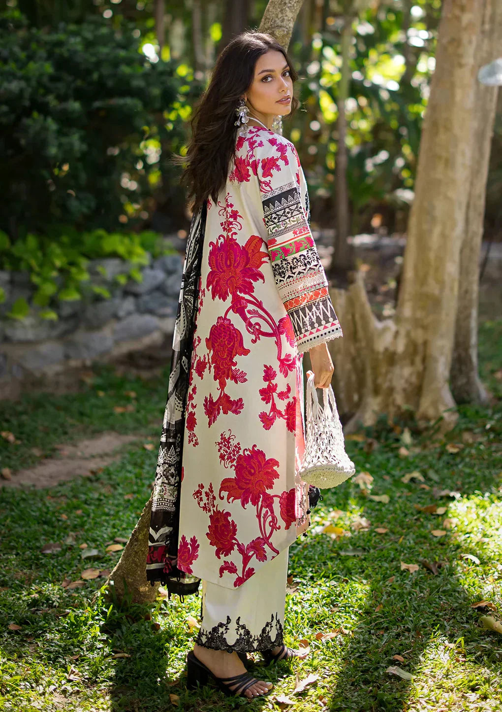 Elaf Premium | Signature Embroidered Lawn 24 | ESL-01B CLAUDIA - by - Libasekhas UK - Registered Vendor of : Elaf Premium - 100% Original Designer Dresss