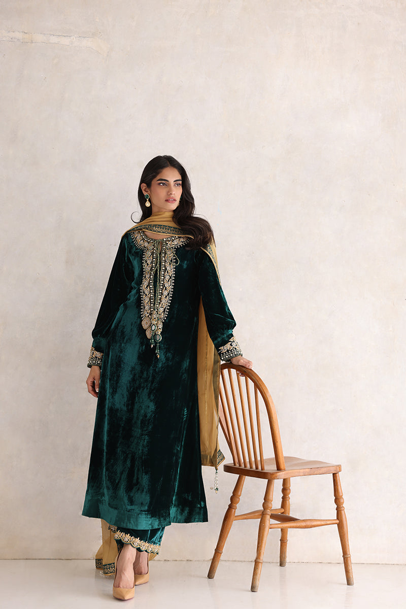 Sana Abbas | Velvet Formals | ESRA - by - Libasekhas UK - Registered Vendor of : Sana Abbas - 100% Original Designer Dresss