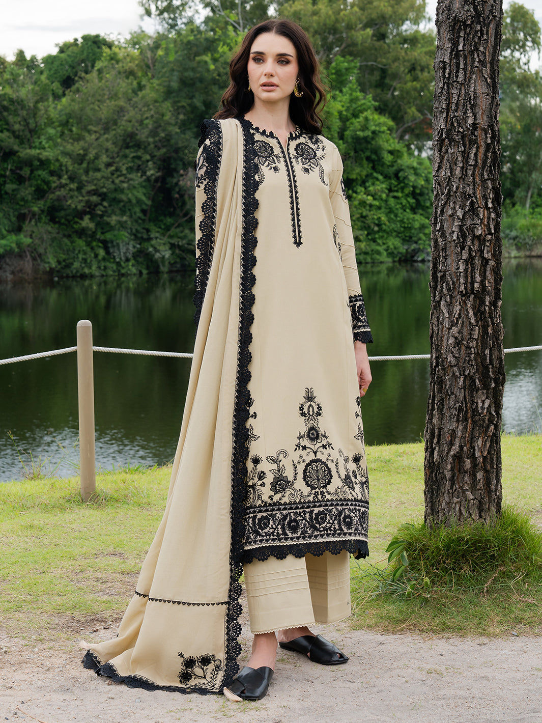 Faiza Faisal | Hoor Karandi | ALAYNA - by Libasekhas UK - Registered Vendor of : Faiza Faisal - 100% Original Designer Dress