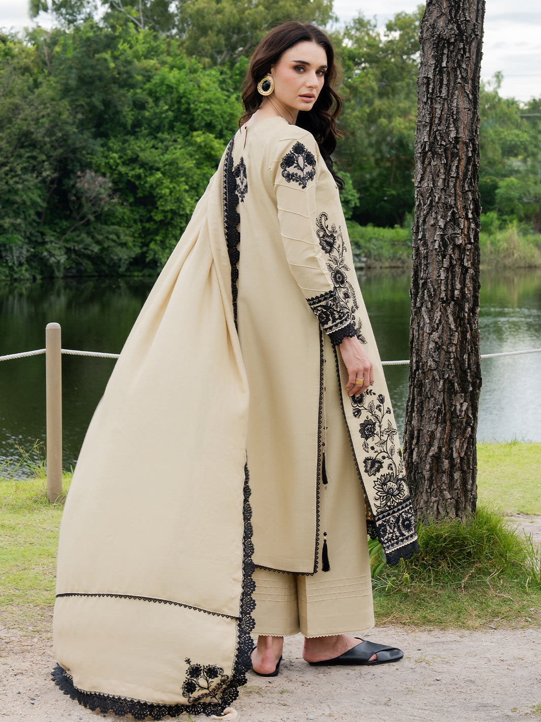 Faiza Faisal | Hoor Karandi | ALAYNA - by Libasekhas UK - Registered Vendor of : Faiza Faisal - 100% Original Designer Dress