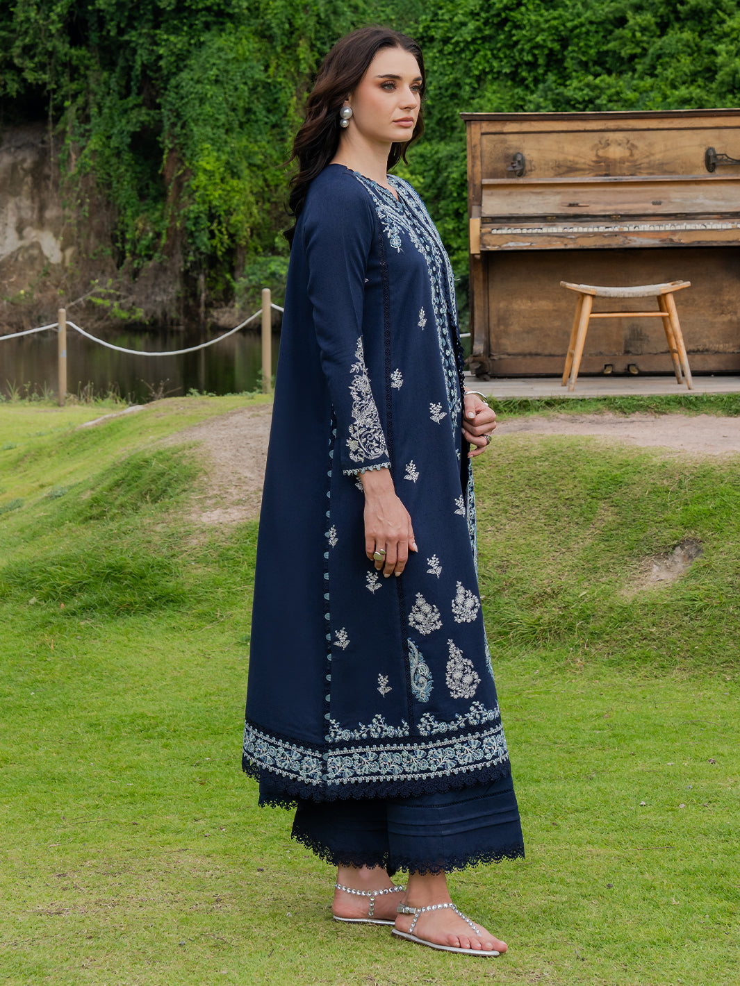 Faiza Faisal | Hoor Karandi | HANEEN - by Libasekhas UK - Registered Vendor of : Faiza Faisal - 100% Original Designer Dress