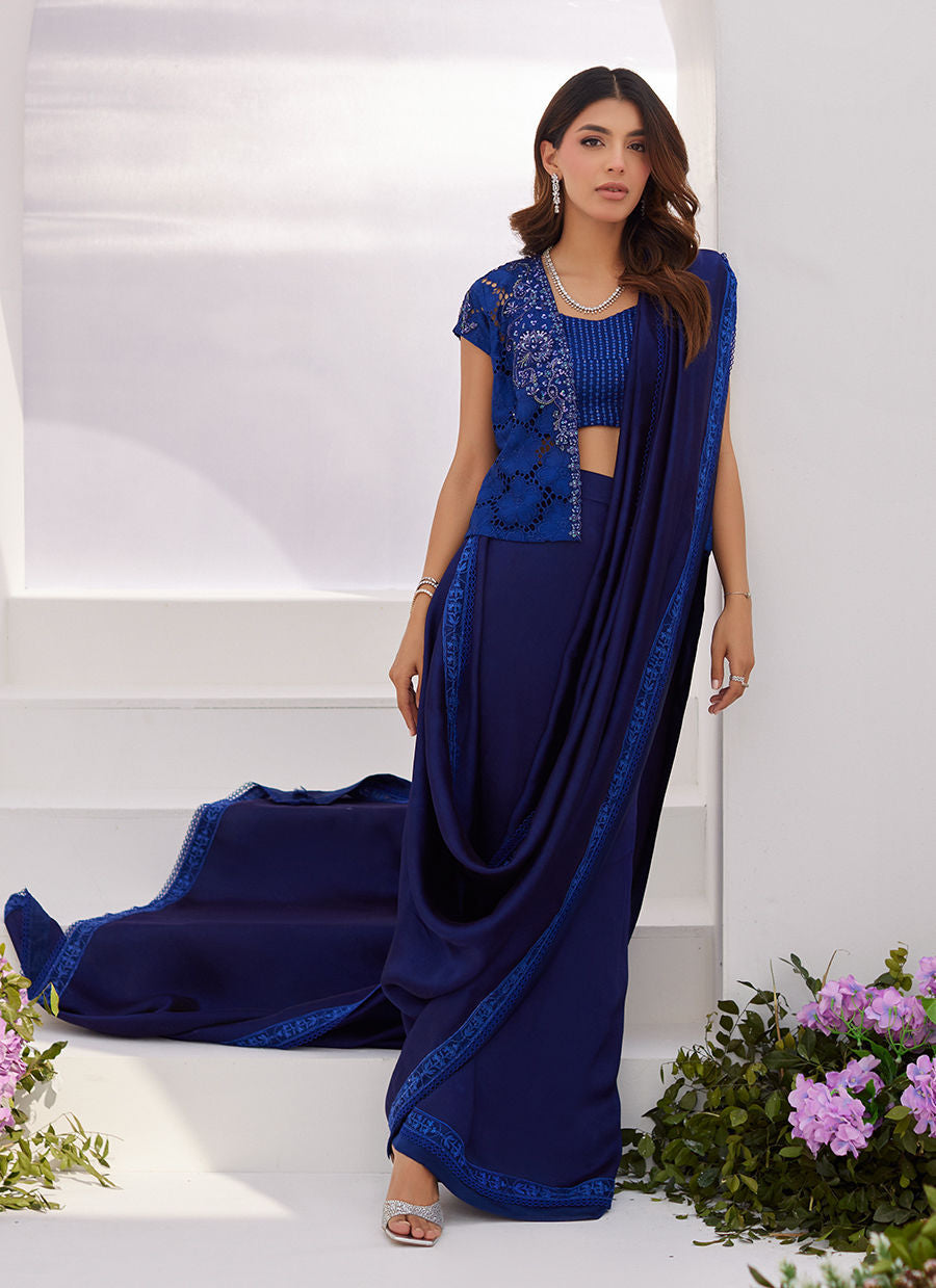 Farah Talib Aziz | Zaza Luxe Pret 24 | OCEAN NAVY DRAPED SAREE WITH CUTWORK EMBELLISHED CAPE - Libasekhas