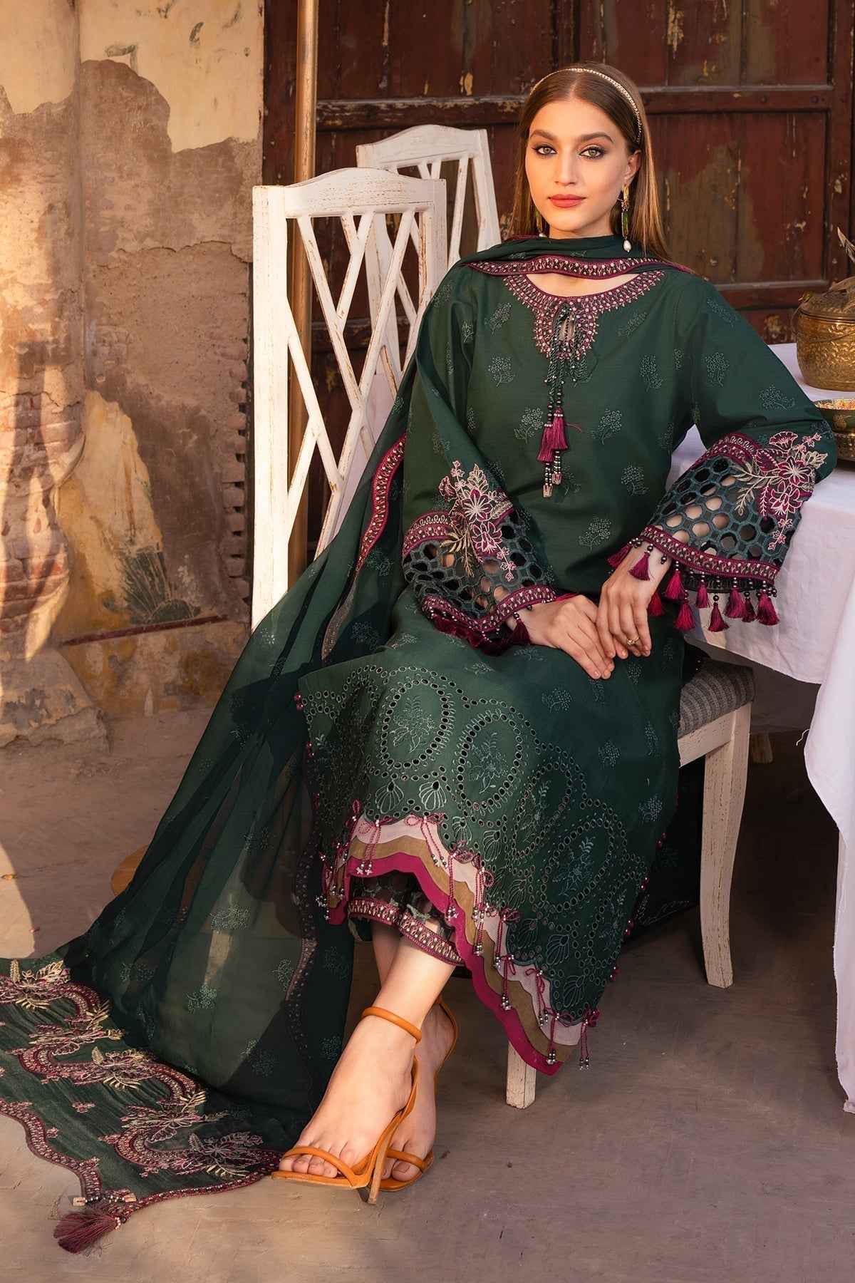 Alizeh | Rawayat Luxury Lawn 24 | Nafisa - by - Libasekhas UK - Registered Vendor of : Alizeh - 100% Original Designer Dresss