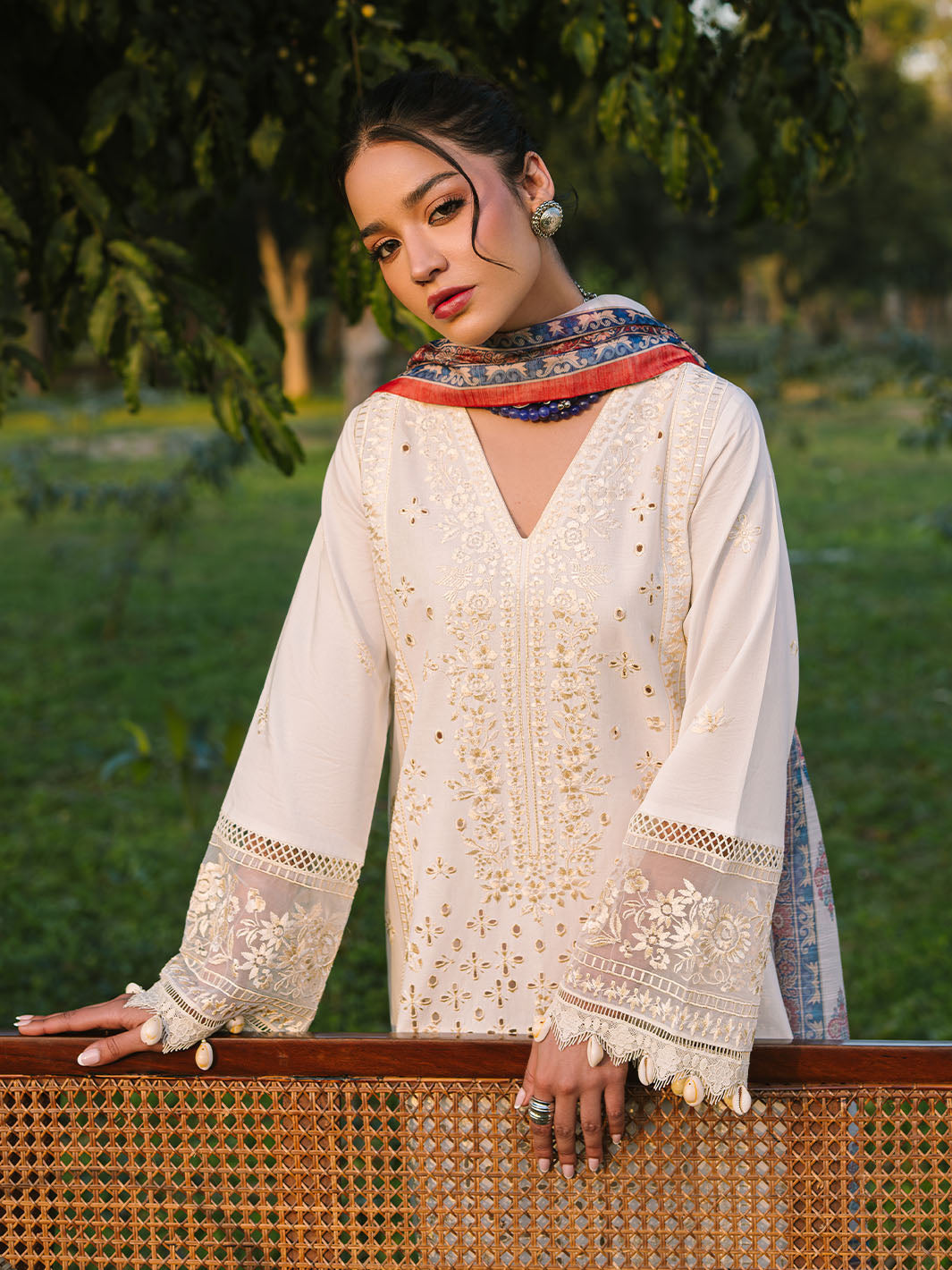 Mahnur | Dahlia Luxury Lawn 25 | Gia - by - Libasekhas UK - Registered Vendor of : Mahnur - 100% Original Designer Dresss