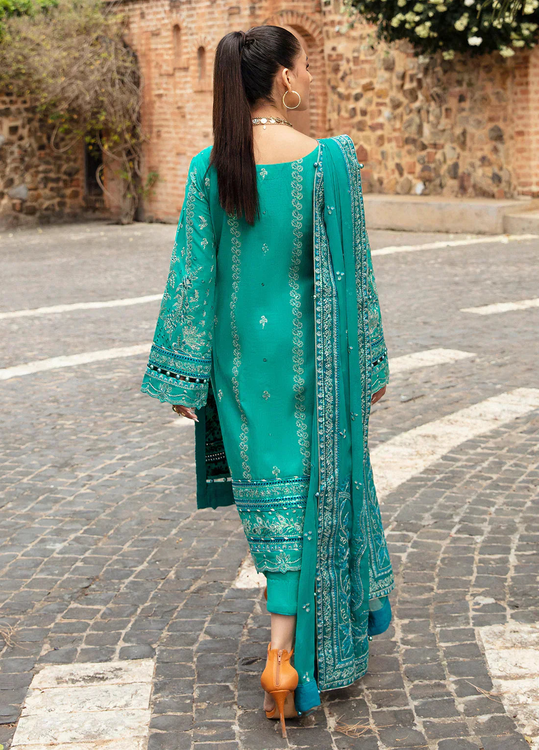 Gulaal | Luxury Lawn 24 | CIANA (GL-LL-24V1-08) - by - Libasekhas UK - Registered Vendor of : Gulaal - 100% Original Designer Dresss