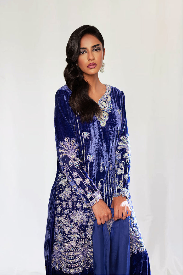 Saira Rizwan | Velvet Pret 25 | ZARREEN-SRVP25-02 - by Libasekhas UK - Registered Vendor of : Saira Rizwan - 100% Original Designer Dress
