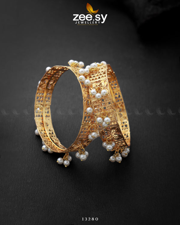 Traditinal Kara Bangles - by - Libasekhas UK - Registered Vendor of : Zeesy - 100% Original Designer Dresss
