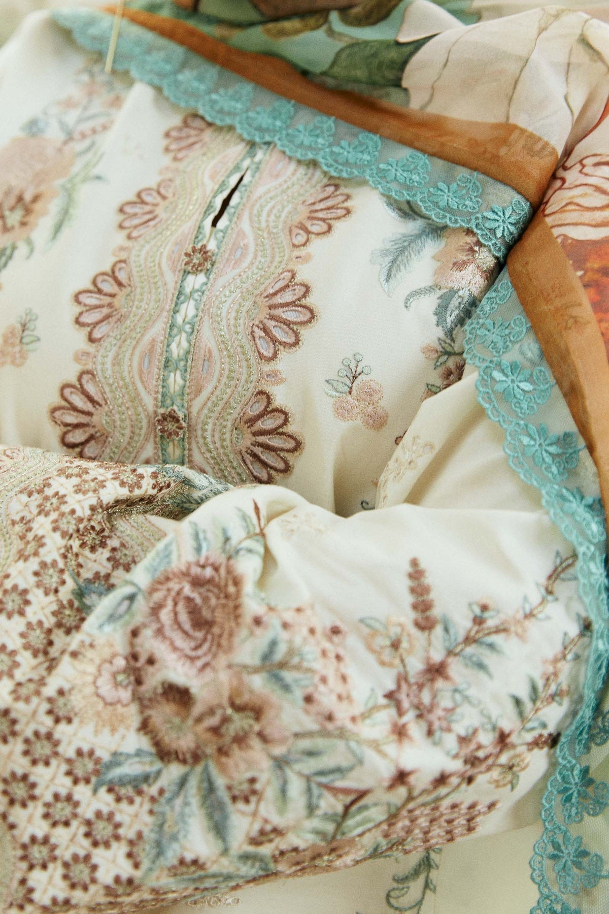 Zara Shahjahan | Coco Lawn Eid Edit 24 | IVORY-D10 - by - Libasekhas UK - Registered Vendor of : Zara Shahjahan - 100% Original Designer Dresss
