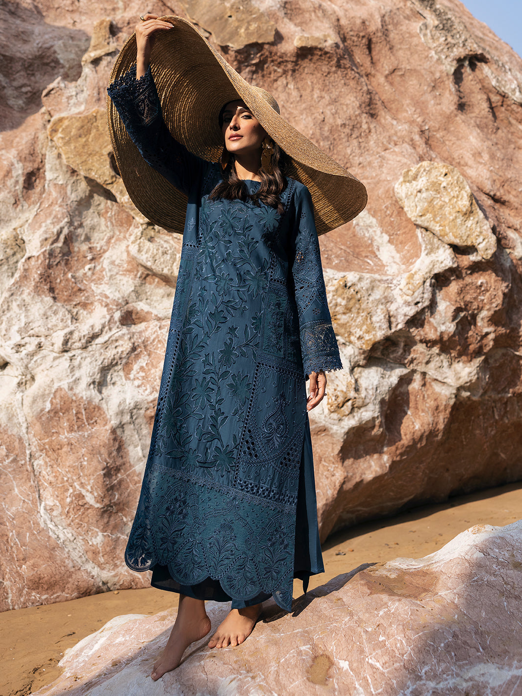 Mahnur | Sirena Luxury Lawn 25 | Iris - by - Libasekhas UK - Registered Vendor of : Mahnur - 100% Original Designer Dresss