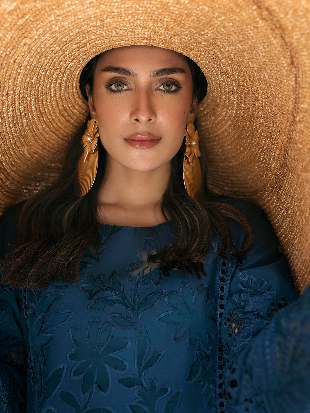 Mahnur | Sirena Luxury Lawn 25 | Iris - by - Libasekhas UK - Registered Vendor of : Mahnur - 100% Original Designer Dresss