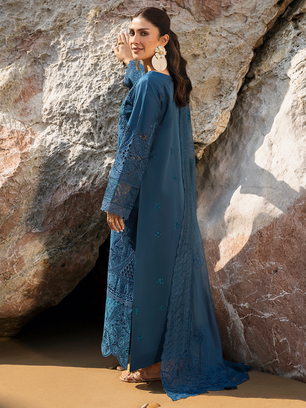 Mahnur | Sirena Luxury Lawn 25 | Iris - by - Libasekhas UK - Registered Vendor of : Mahnur - 100% Original Designer Dresss