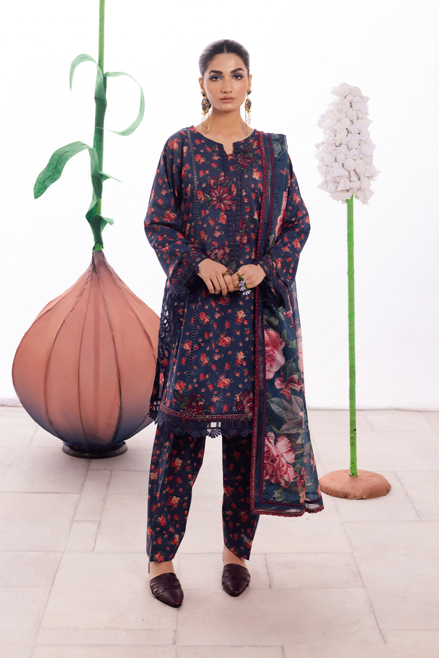 Iznik | Dahlia Embroidered Lawn | DL-07 - by - Libasekhas UK - Registered Vendor of : Iznik - 100% Original Designer Dresss