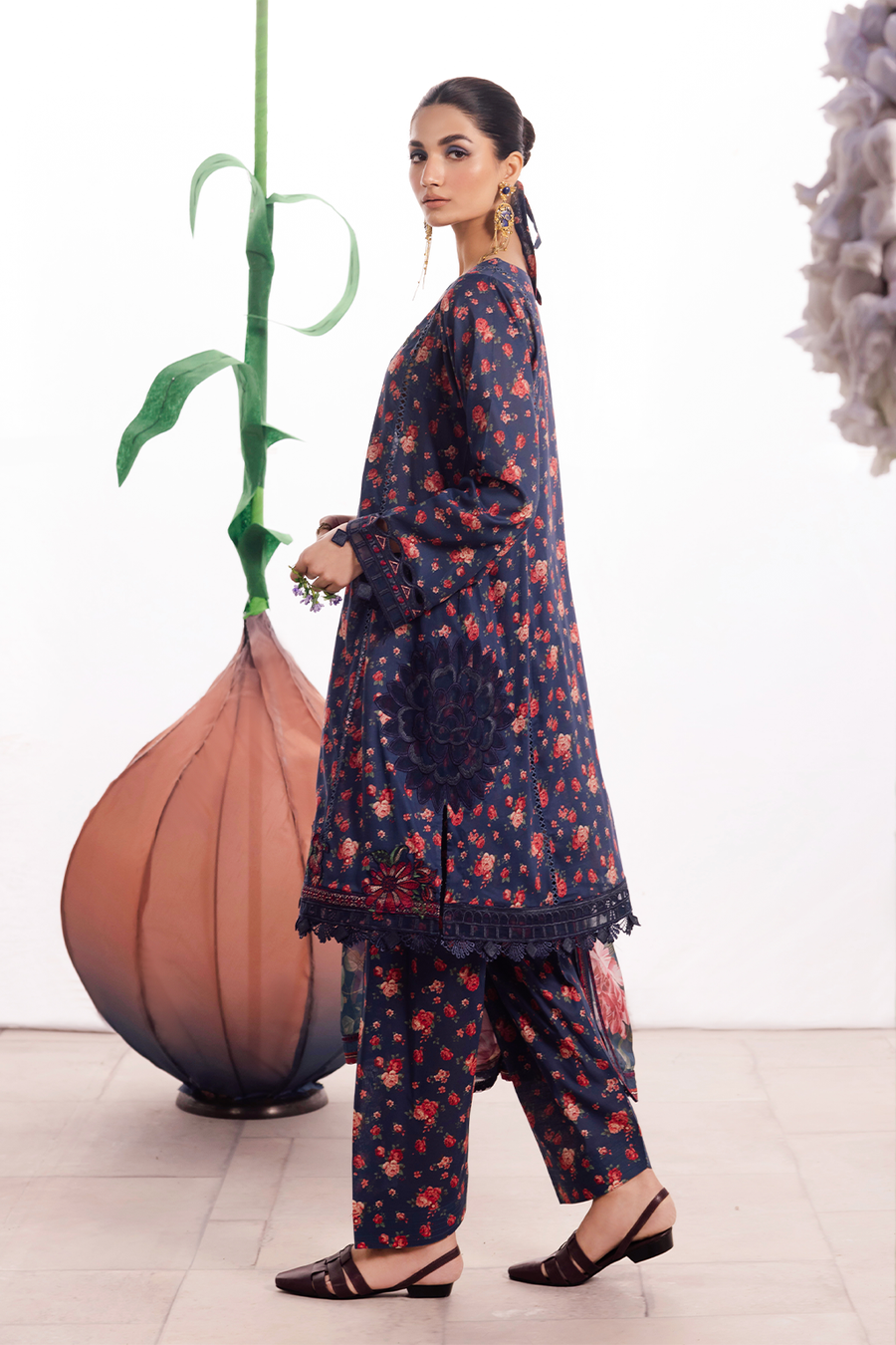 Iznik | Dahlia Embroidered Lawn | DL-07 - by - Libasekhas UK - Registered Vendor of : Iznik - 100% Original Designer Dresss