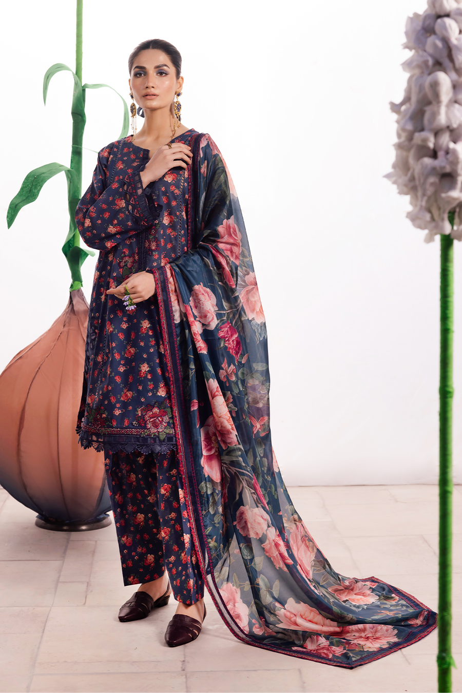 Iznik | Dahlia Embroidered Lawn | DL-07 - by - Libasekhas UK - Registered Vendor of : Iznik - 100% Original Designer Dresss