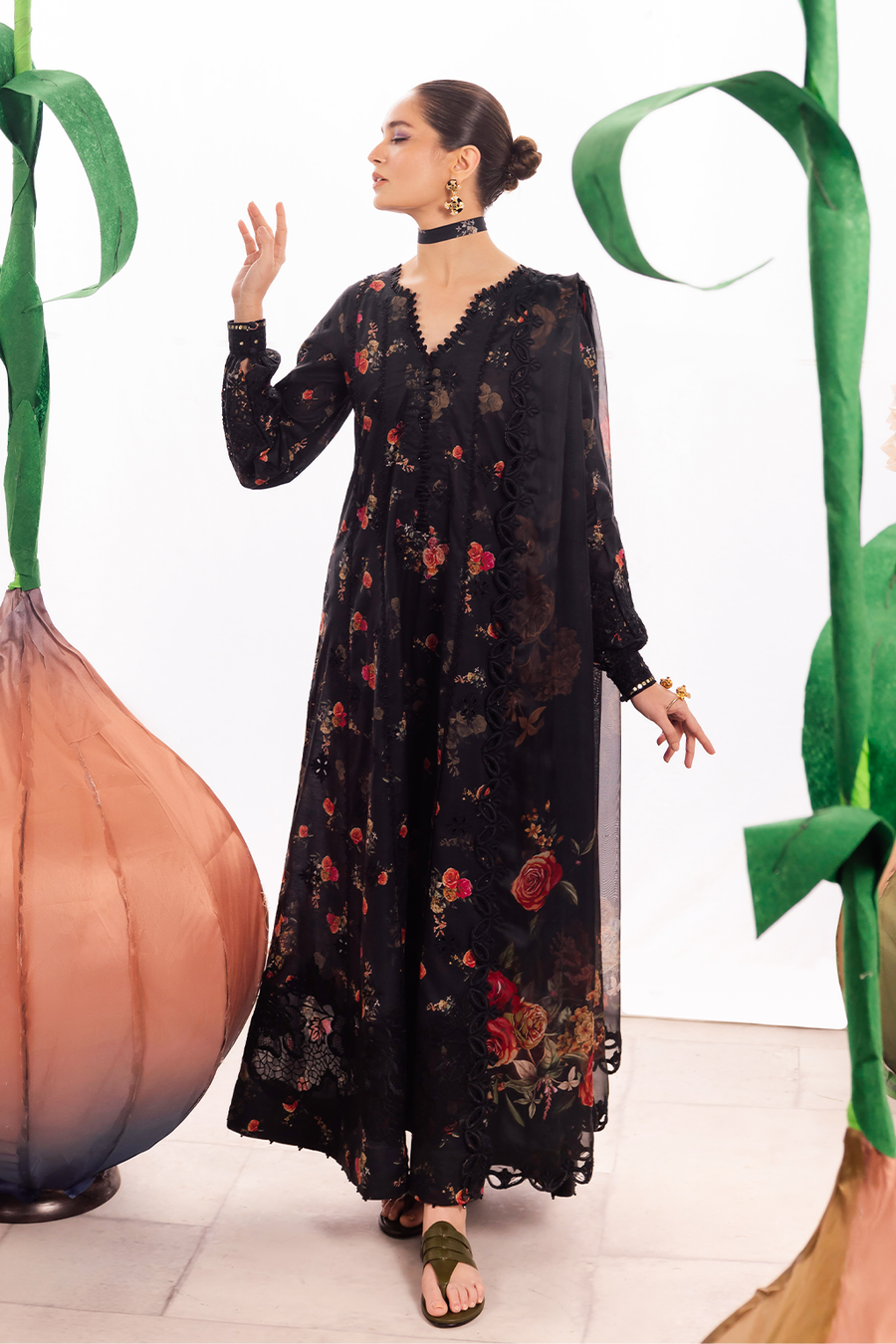 Iznik | Dahlia Embroidered Lawn | DL-08 - by - Libasekhas UK - Registered Vendor of : Iznik - 100% Original Designer Dresss
