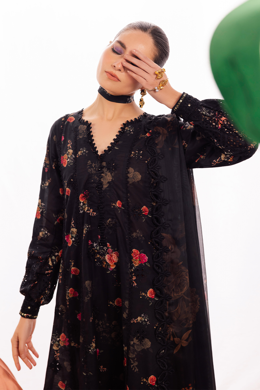 Iznik | Dahlia Embroidered Lawn | DL-08 - by - Libasekhas UK - Registered Vendor of : Iznik - 100% Original Designer Dresss