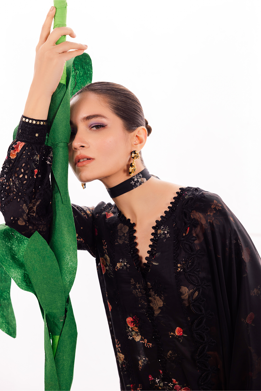Iznik | Dahlia Embroidered Lawn | DL-08 - by - Libasekhas UK - Registered Vendor of : Iznik - 100% Original Designer Dresss