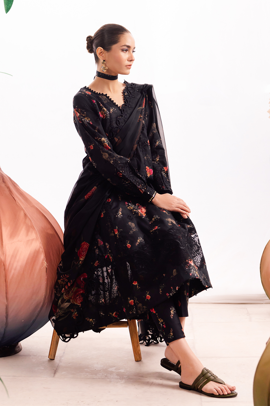 Iznik | Dahlia Embroidered Lawn | DL-08 - by - Libasekhas UK - Registered Vendor of : Iznik - 100% Original Designer Dresss