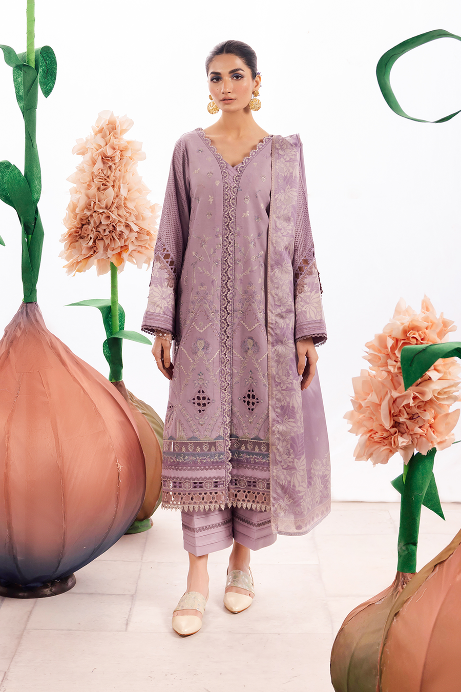 Iznik | Dahlia Embroidered Lawn | DL-04 - by - Libasekhas UK - Registered Vendor of : Iznik - 100% Original Designer Dresss