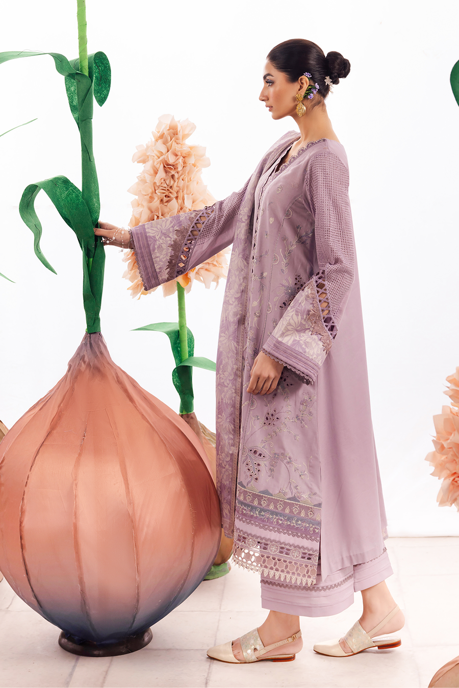 Iznik | Dahlia Embroidered Lawn | DL-04 - by - Libasekhas UK - Registered Vendor of : Iznik - 100% Original Designer Dresss