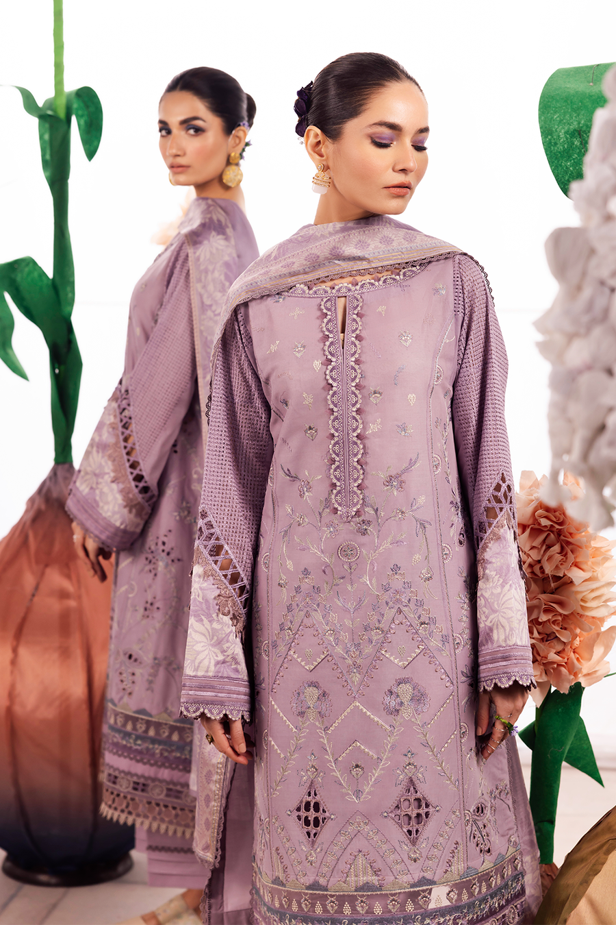 Iznik | Dahlia Embroidered Lawn | DL-04 - by - Libasekhas UK - Registered Vendor of : Iznik - 100% Original Designer Dresss