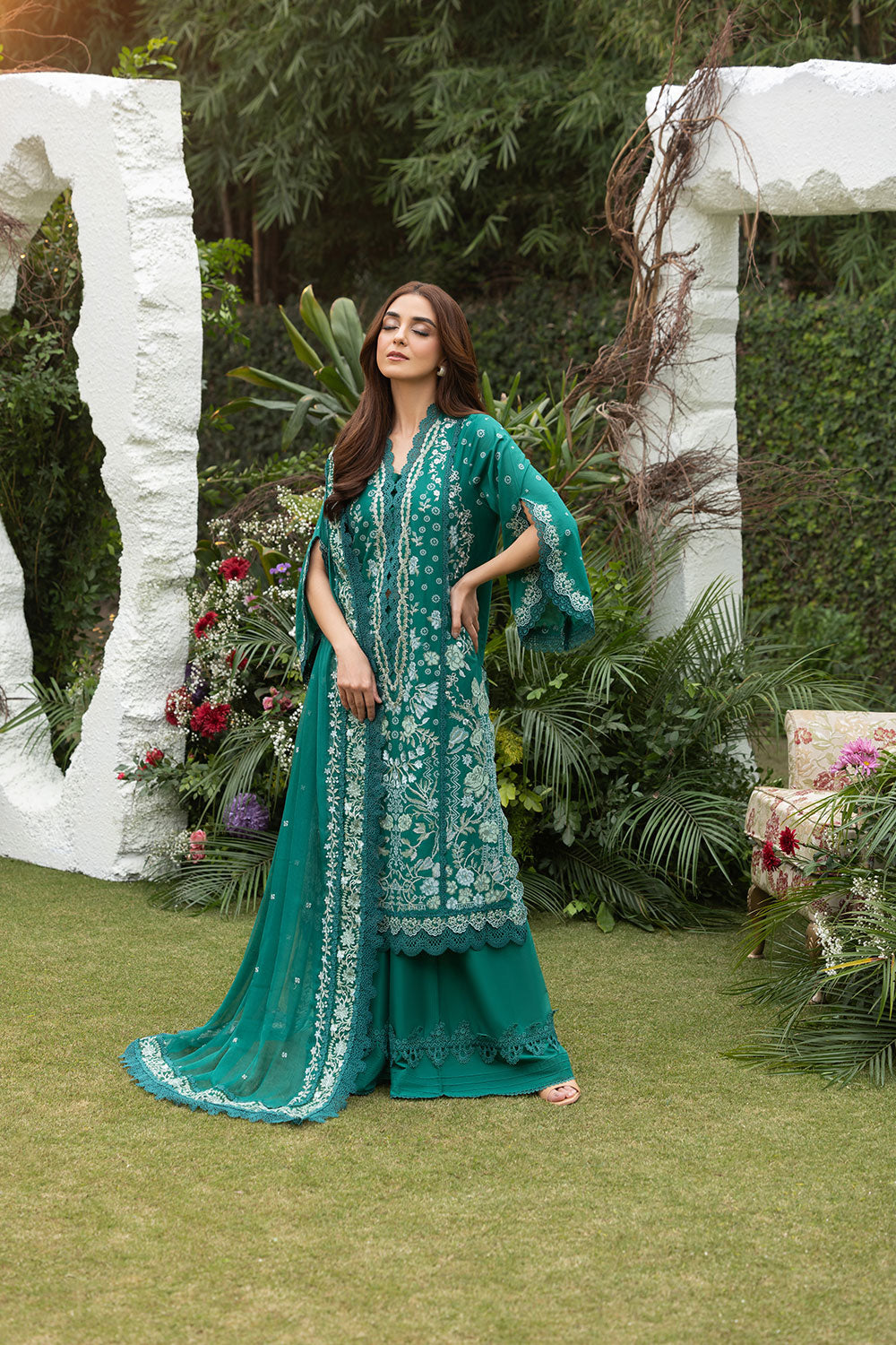 Sobia Nazir | Luxury Lawn 25 | 8B - by - Libasekhas UK - Registered Vendor of : Sobia Nazir - 100% Original Designer Dresss
