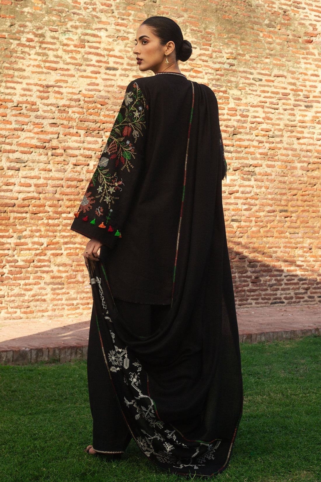 Zara Shahjahan | Winter 24 |  LALEH-D4 - by - Libasekhas UK - Registered Vendor of : Zara Sahjahan - 100% Original Designer Dresss