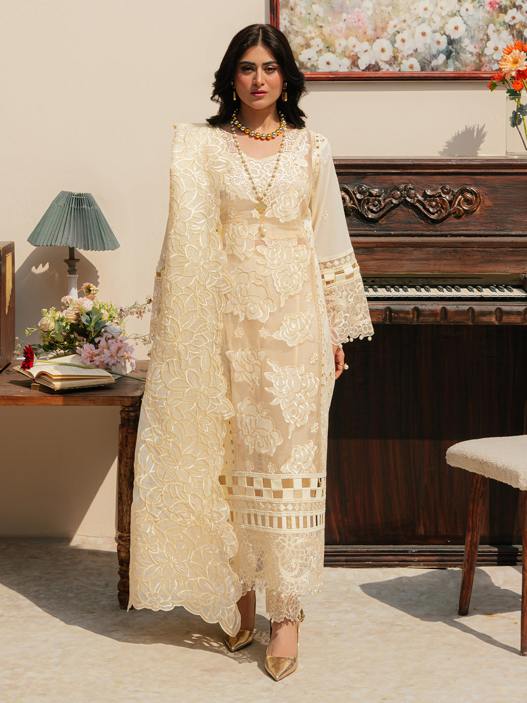 Mahnur | Allenura Luxury Lawn 24 | LUMINARY - by - Libasekhas UK - Registered Vendor of : Mahnur - 100% Original Designer Dresss