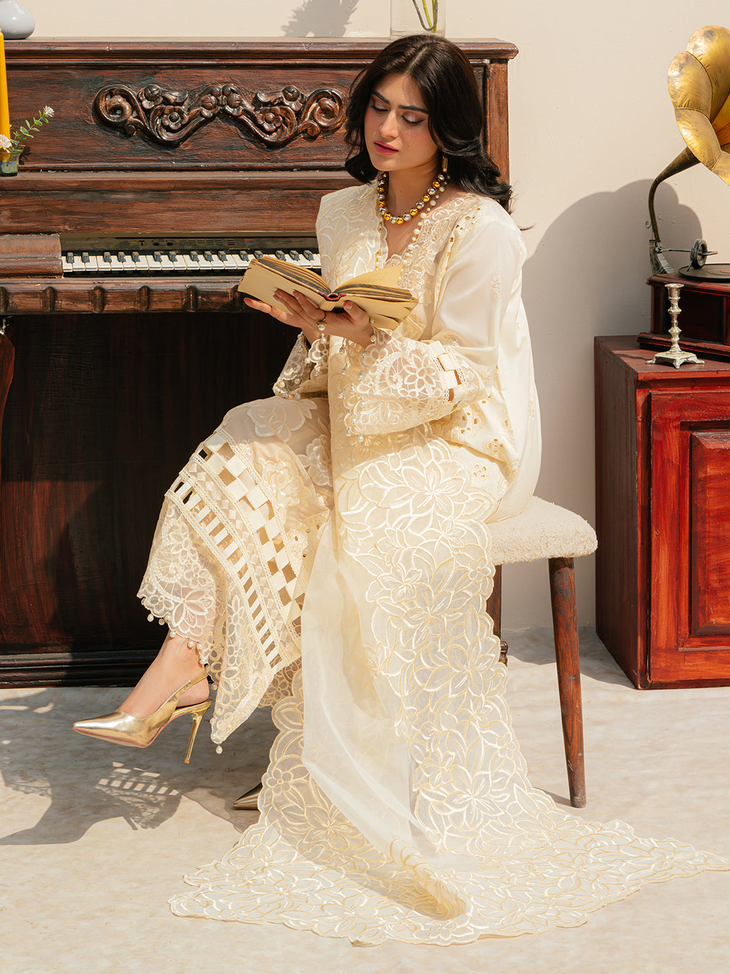 Mahnur | Allenura Luxury Lawn 24 | LUMINARY - by - Libasekhas UK - Registered Vendor of : Mahnur - 100% Original Designer Dresss