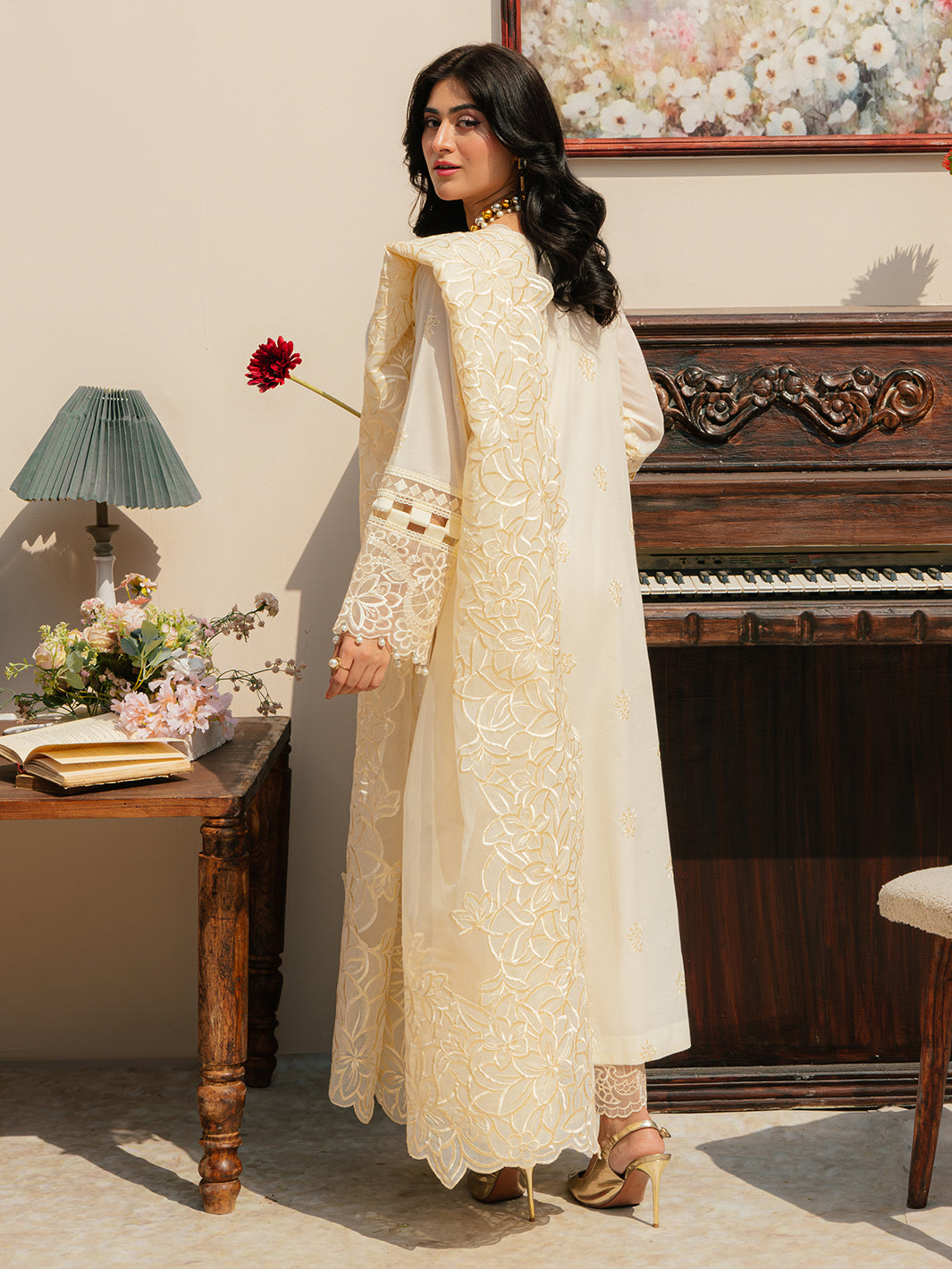 Mahnur | Allenura Luxury Lawn 24 | LUMINARY - by - Libasekhas UK - Registered Vendor of : Mahnur - 100% Original Designer Dresss
