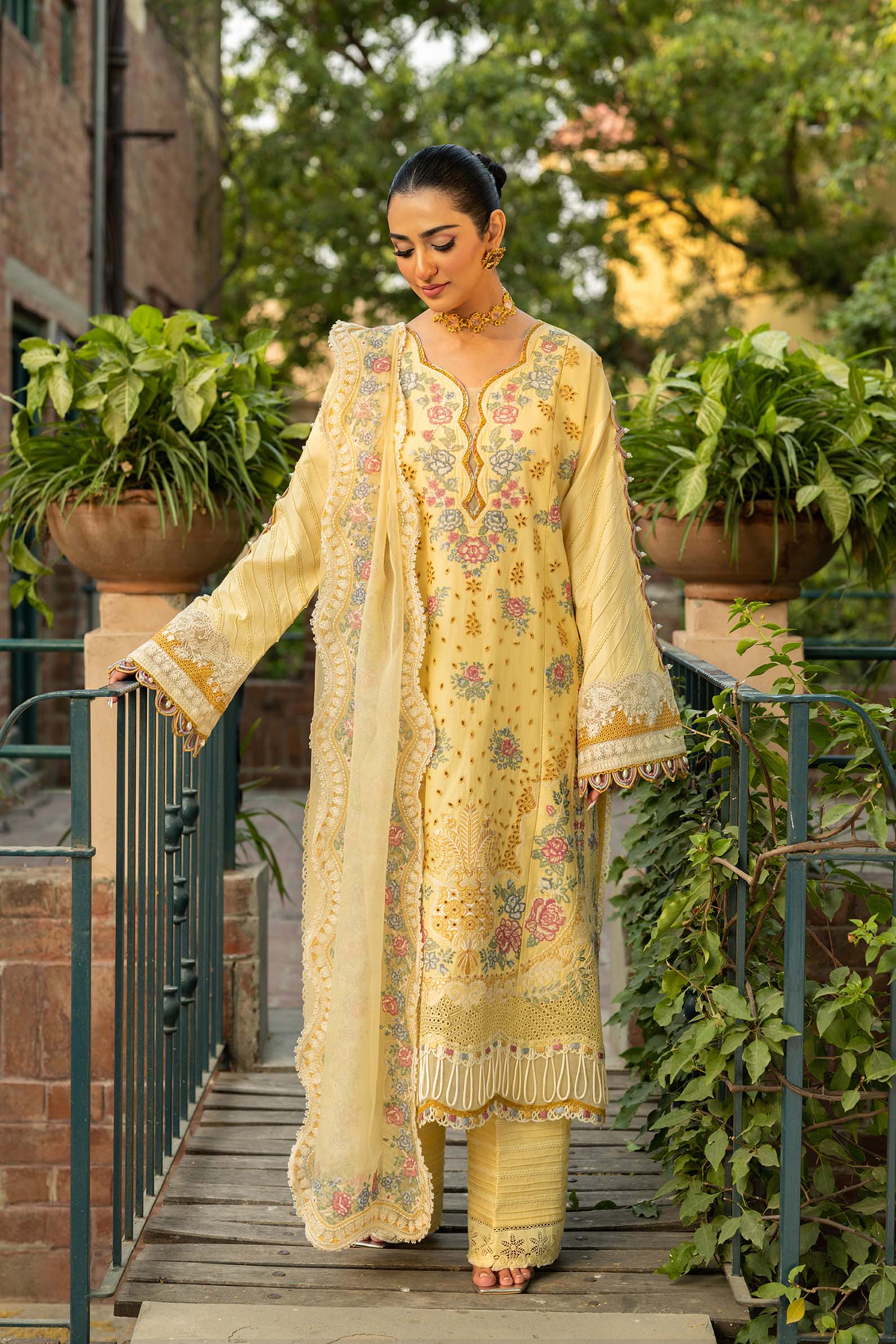 Maryam Hussain | Luxury Lawn 25 | Marjaan - by - Libasekhas UK - Registered Vendor of : Maryam Hussain - 100% Original Designer Dresss