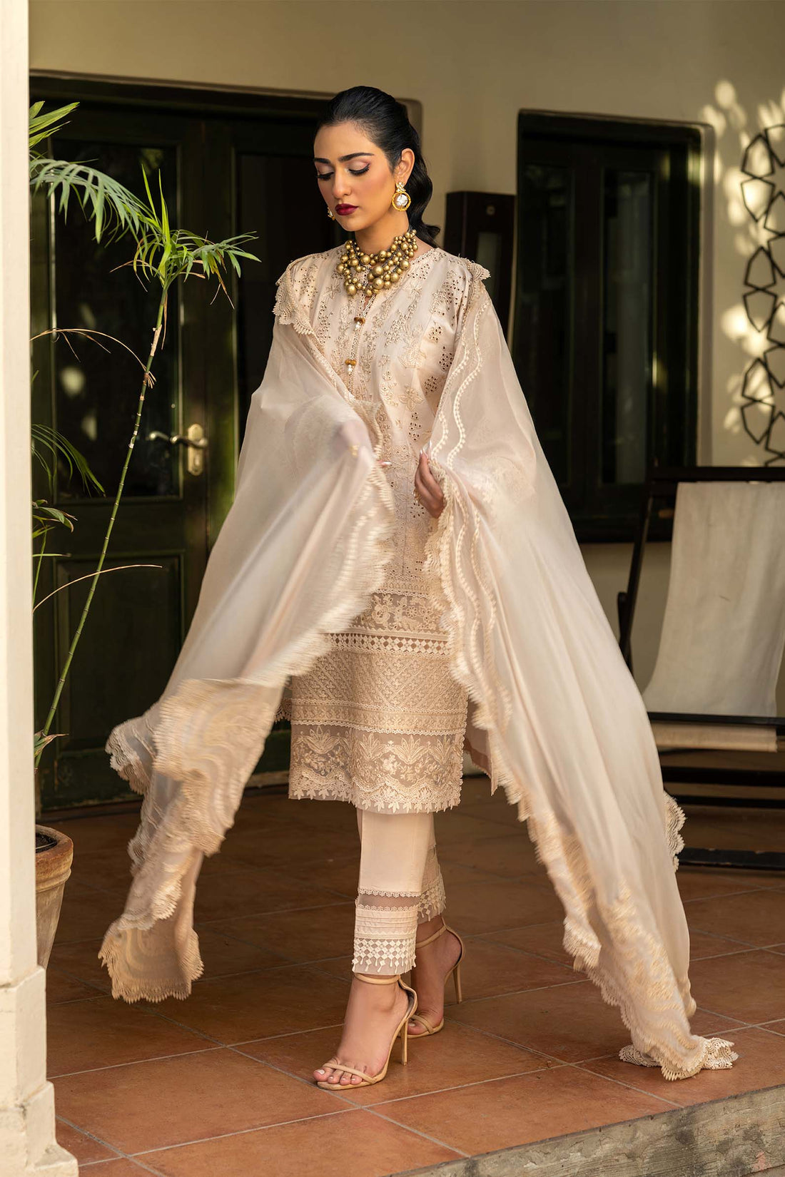 Maryam Hussain | Luxury Lawn 25 | Raya - by - Libasekhas UK - Registered Vendor of : Maryam Hussain - 100% Original Designer Dresss
