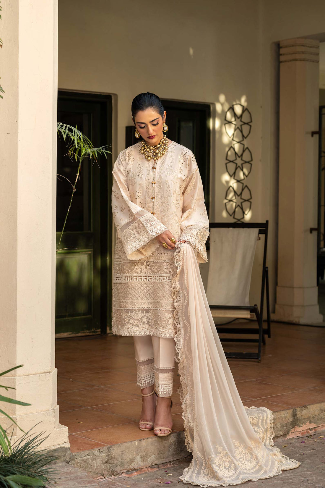 Maryam Hussain | Luxury Lawn 25 | Raya - by - Libasekhas UK - Registered Vendor of : Maryam Hussain - 100% Original Designer Dresss