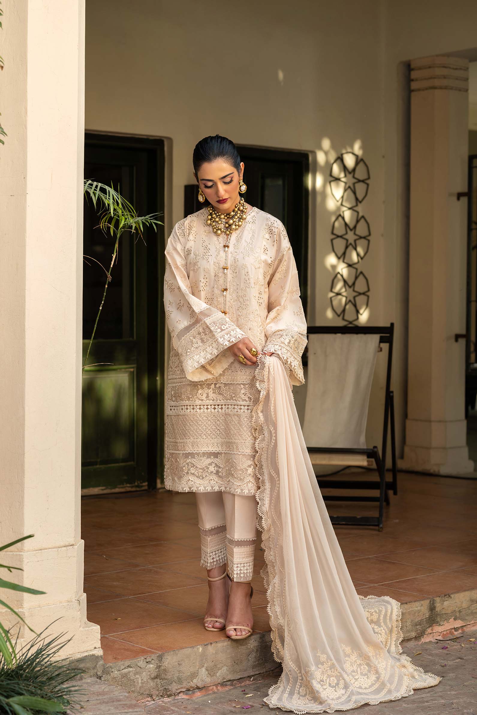 Maryam Hussain | Luxury Lawn 25 | Raya - by - Libasekhas UK - Registered Vendor of : Maryam Hussain - 100% Original Designer Dresss