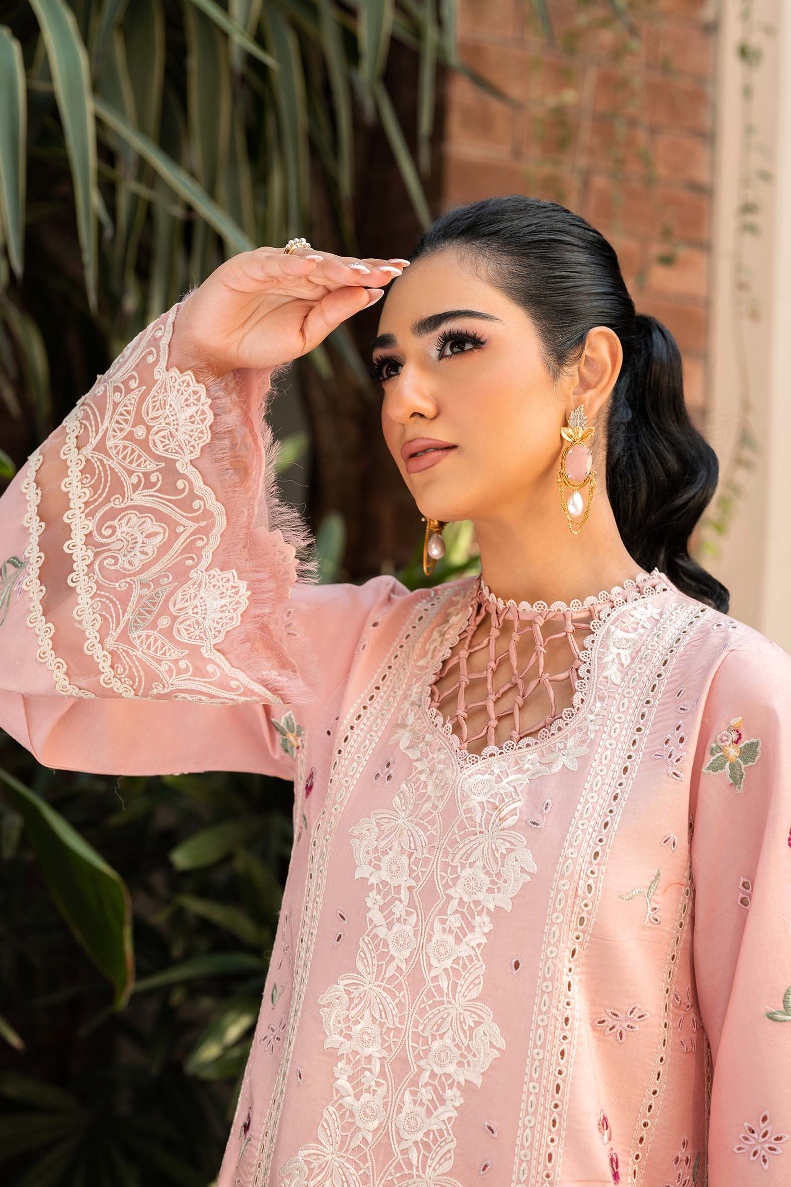 Maryam Hussain | Luxury Lawn 25 | Naina - by - Libasekhas UK - Registered Vendor of : Maryam Hussain - 100% Original Designer Dresss