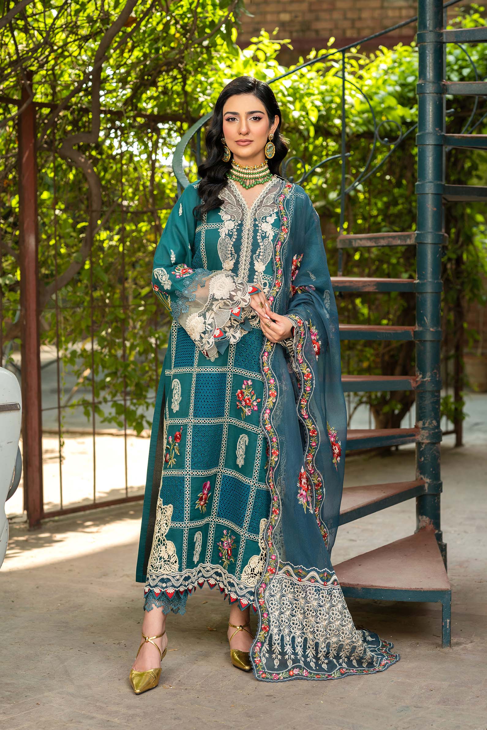Maryam Hussain | Luxury Lawn 25 | Neelum - by - Libasekhas UK - Registered Vendor of : Maryam Hussain - 100% Original Designer Dresss