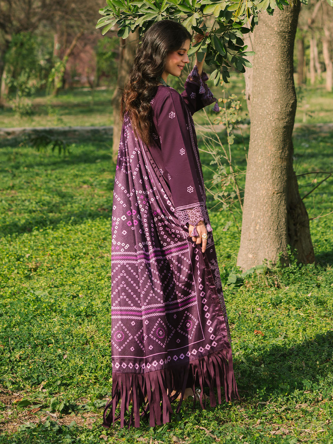 Mahnur | Dahlia Luxury Lawn 25 | Lea - by - Libasekhas UK - Registered Vendor of : Mahnur - 100% Original Designer Dresss