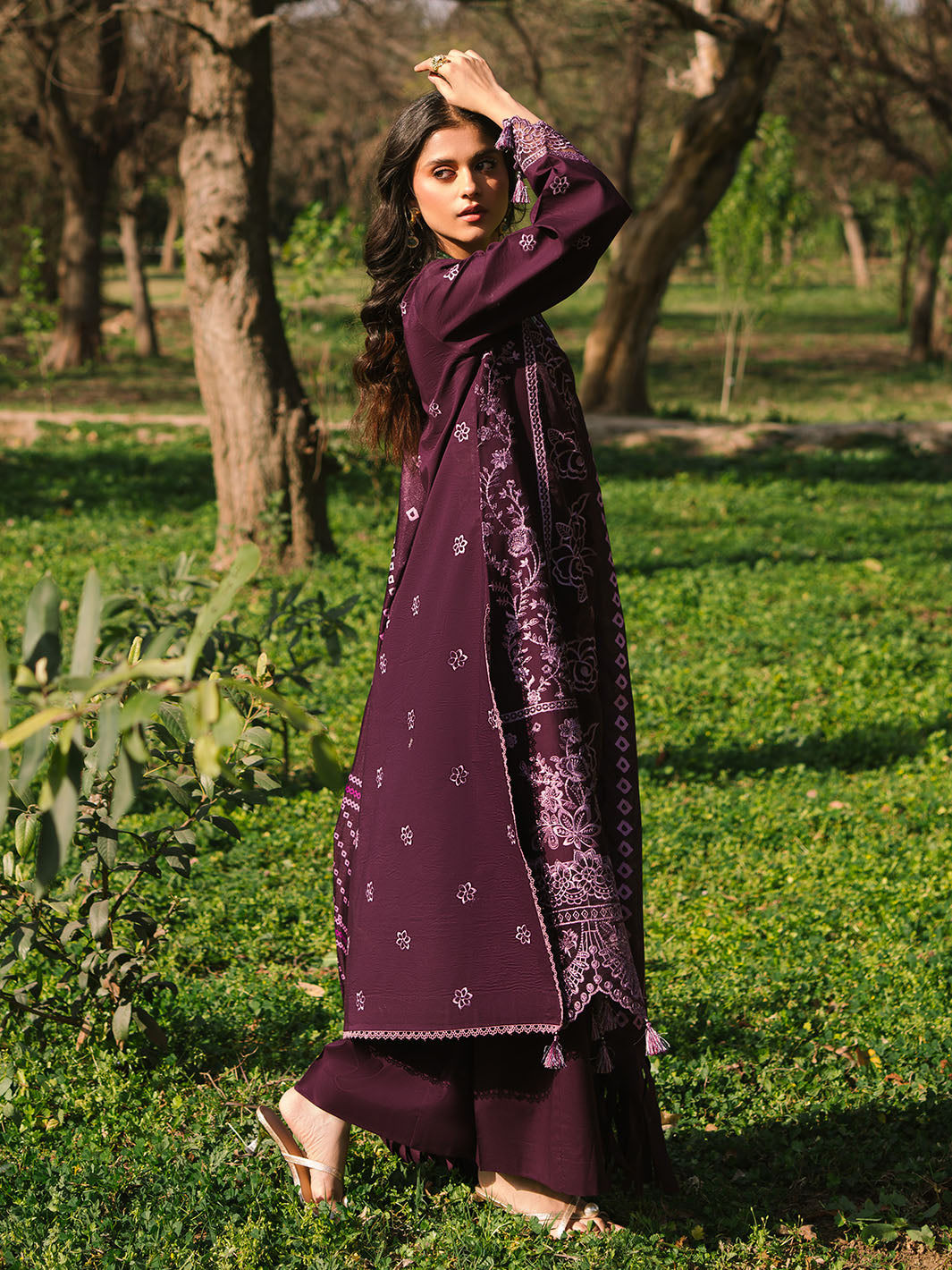 Mahnur | Dahlia Luxury Lawn 25 | Lea - by - Libasekhas UK - Registered Vendor of : Mahnur - 100% Original Designer Dresss