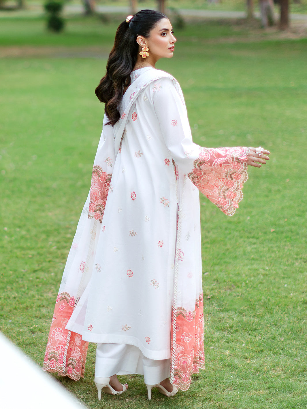 Mahnur | Sophie Luxury Lawn 25 | Lyra - by - Libasekhas UK - Registered Vendor of : Mahnur - 100% Original Designer Dresss