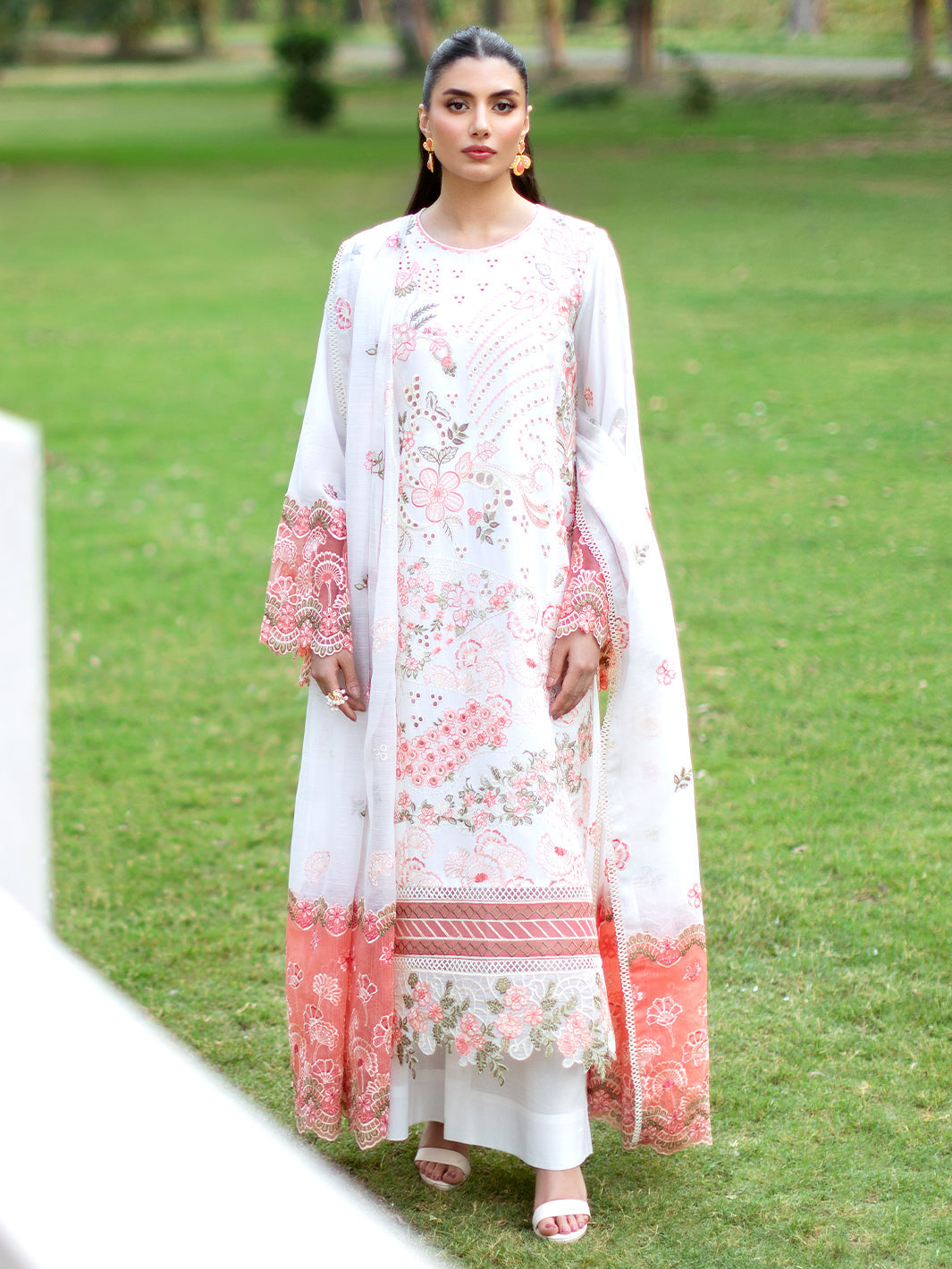 Mahnur | Sophie Luxury Lawn 25 | Lyra - by - Libasekhas UK - Registered Vendor of : Mahnur - 100% Original Designer Dresss