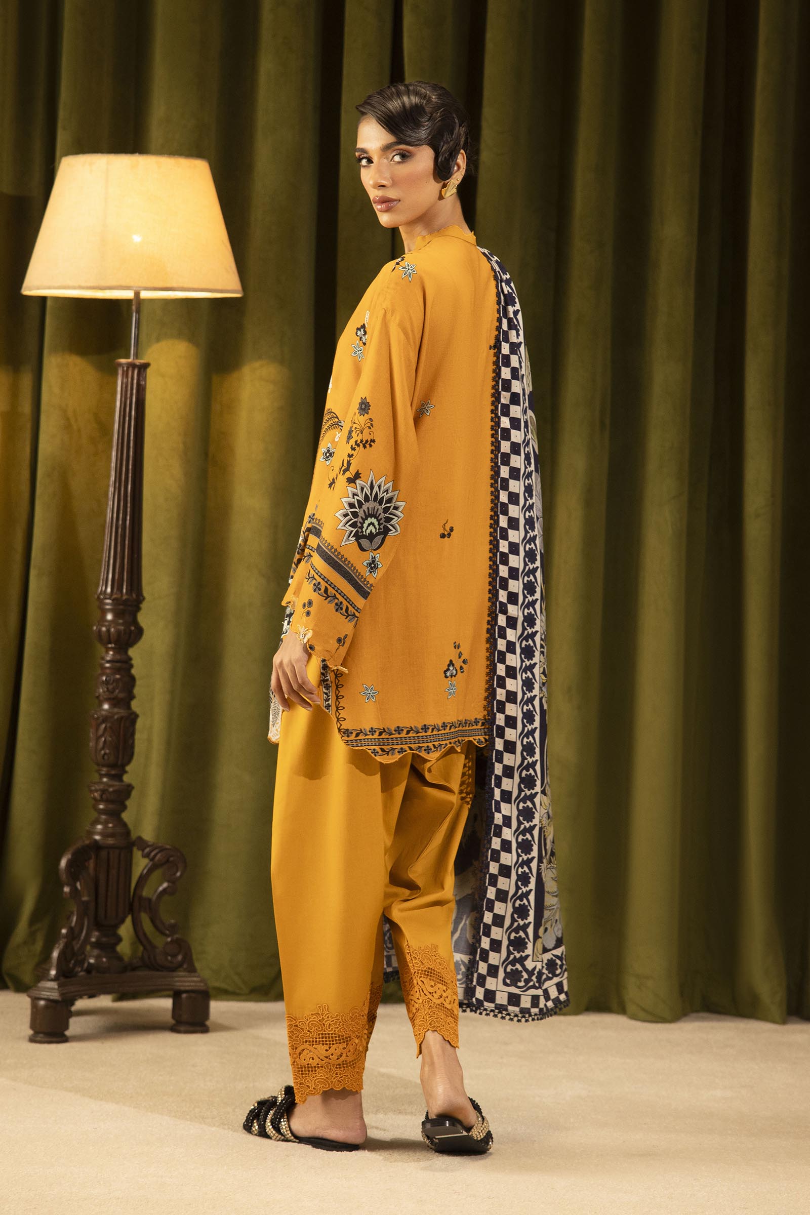 Sana Safinaz | Muzlin Winter 25 | 020A - by Libasekhas UK - Registered Vendor of : Sana Safinaz - 100% Original Designer Dress