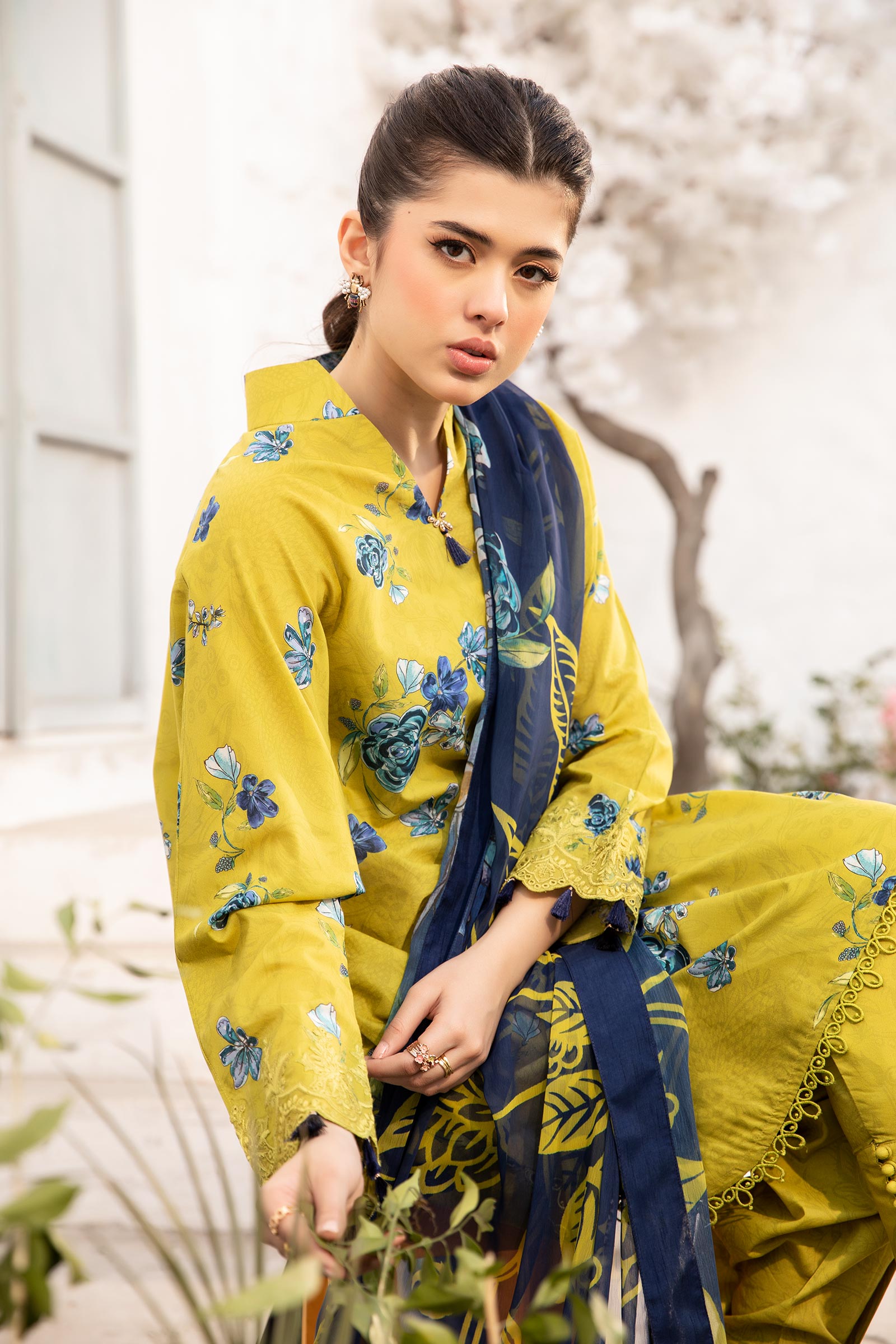 Maria B | M Basic Summer Lawn 25 | MB-CUS25-702A - by - Libasekhas UK - Registered Vendor of : Maria B - 100% Original Designer Dresss