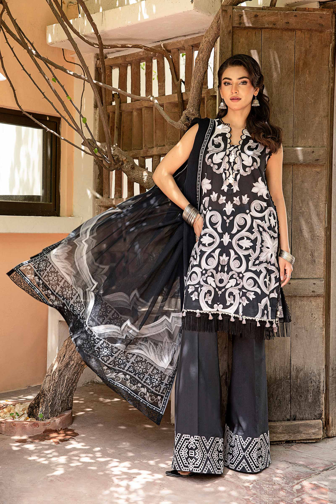 Maria B | Eid Basic Lawn | MB-CUS25-904B - by - Libasekhas UK - Registered Vendor of : Maria B - 100% Original Designer Dresss